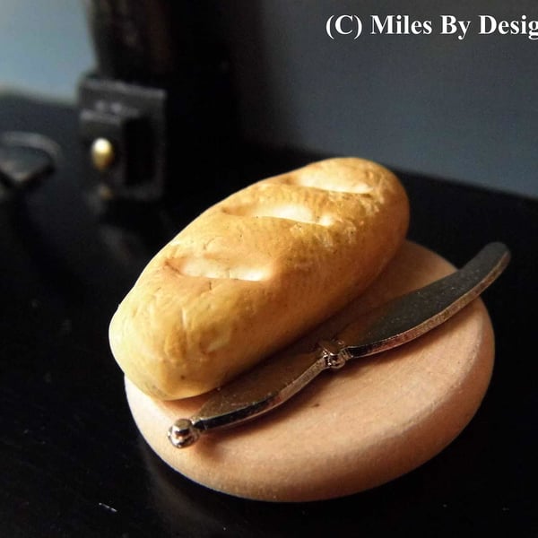 1:12 Scale Bread and Knife on Chopping Board for Dolls House - Food