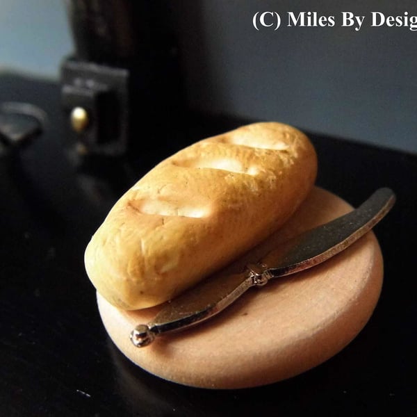 1:12 Scale Bread and Knife on Chopping Board for Dolls House - Food