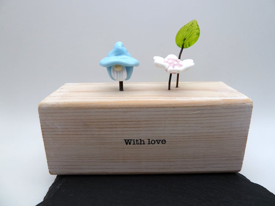 wood block, with love gnome and flower