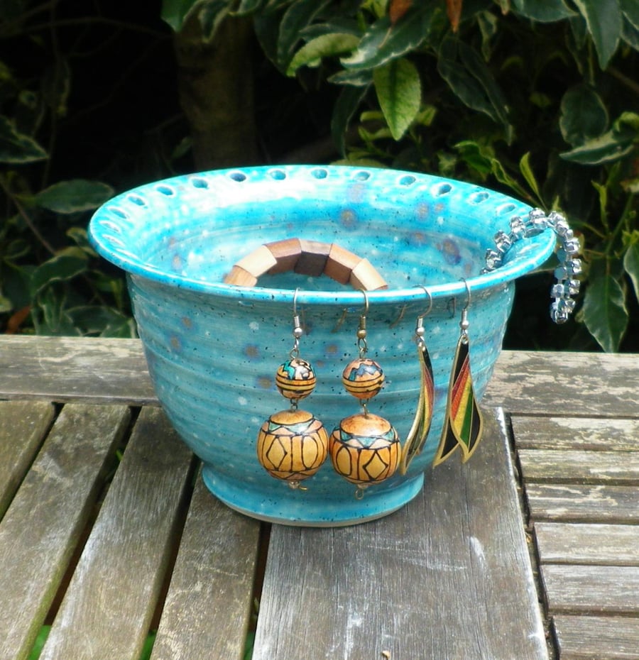 Jewellery or jewelry earring bowl display and storage handthrown