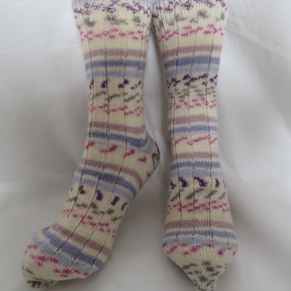 Hand-cranked Knitted Ribbed Wool Socks Size 8 to 9