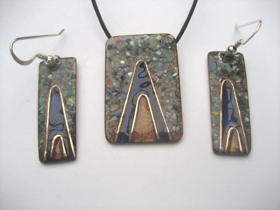 Enamelled oblong abstract pendant and earrings set - Jazz design