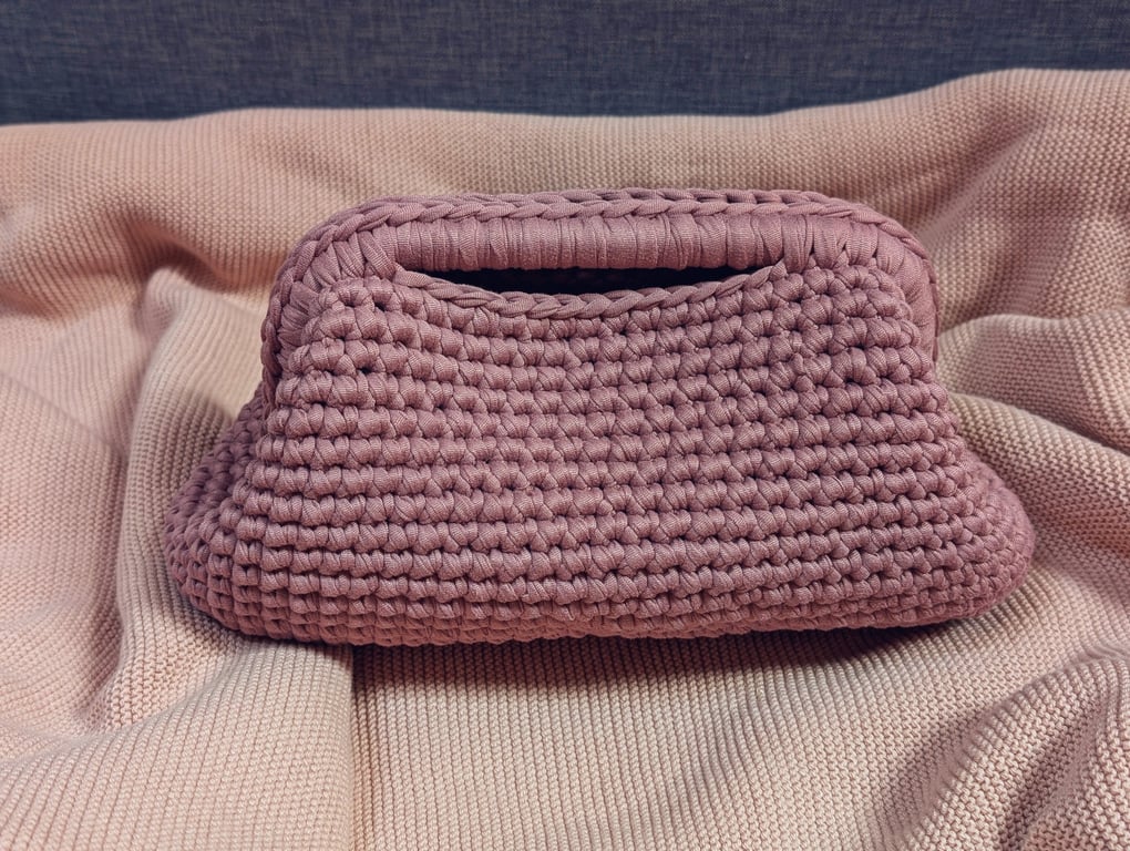 HandmadeCrochet Knit Small Clutch Bag, Zip Closure, Silver Hardware