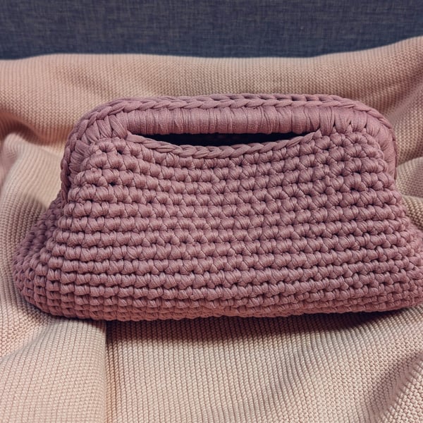 HandmadeCrochet Knit Small Clutch Bag, Zip Closure, Silver Hardware