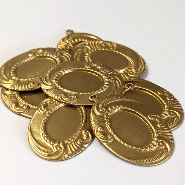 8x Oval Vintage Style Brass Stampings, 40mm x 25mm RB795