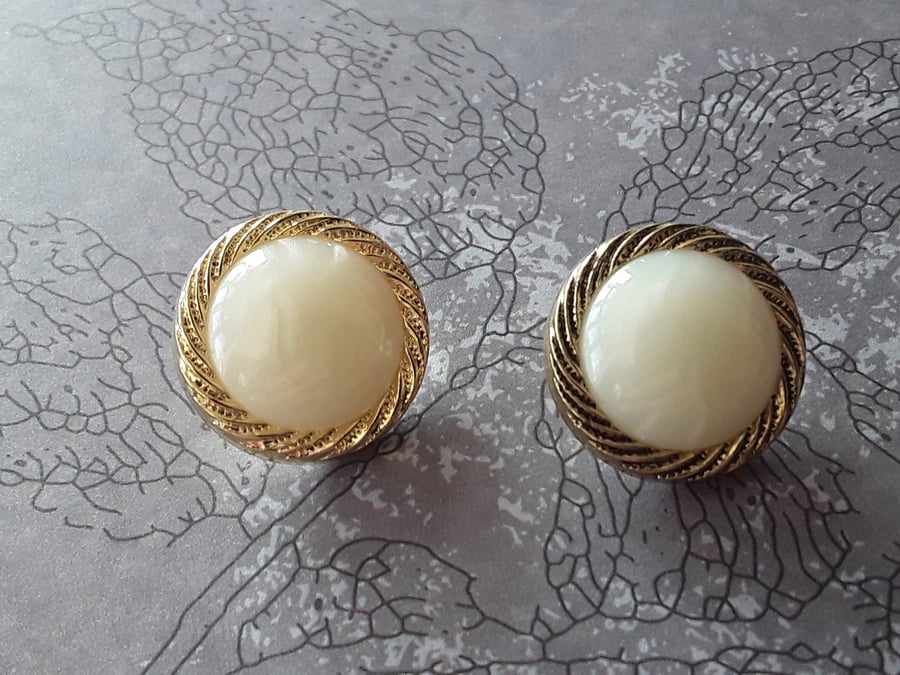 13 16" 20.4mm 32L Italian Gold and Pearl