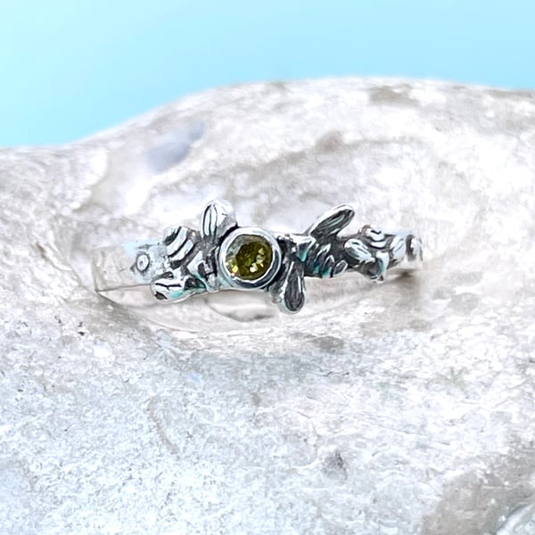 Fine silver bee ring with yellow stone