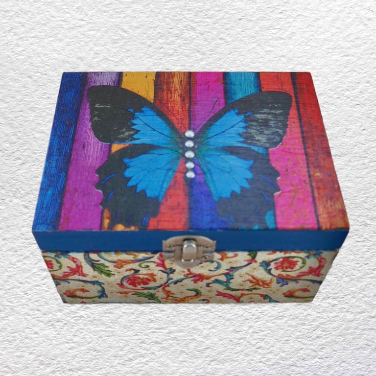 Butterfly Decorated Wooden Trinket Keepsake Box 16cm