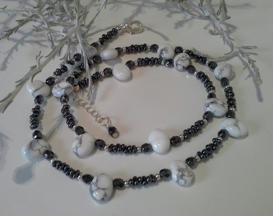 Howelite & Metallic Gray Seed Bead Necklace