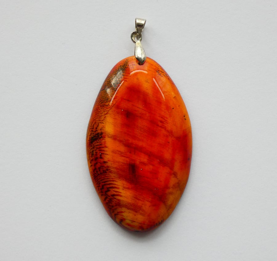 Beautiful Wooden Oval Pendant Necklace