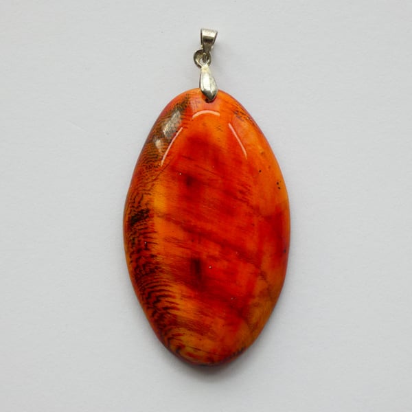 Beautiful Wooden Oval Pendant Necklace