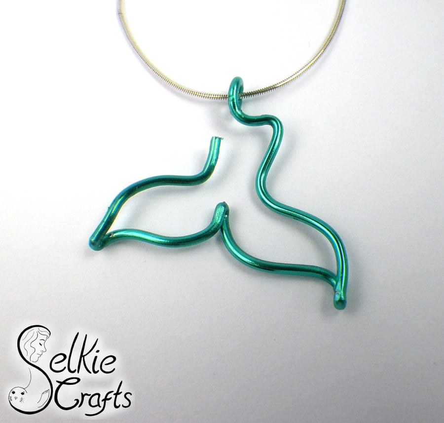 Whale tail wire necklace