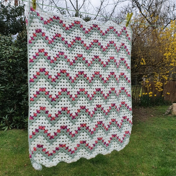 Crochet Spring Tulip baby blanket 