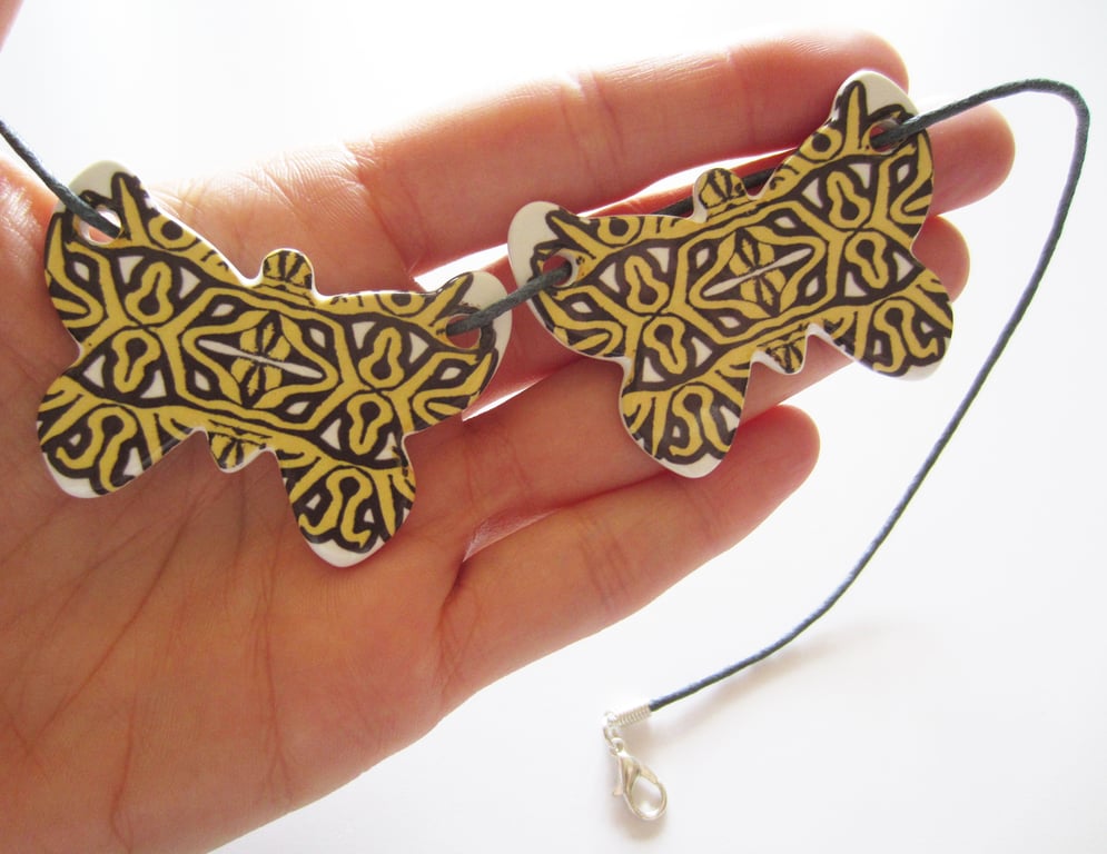 Geometric Statement Pattern Double Butterfly Ceramic Pendant Necklace
