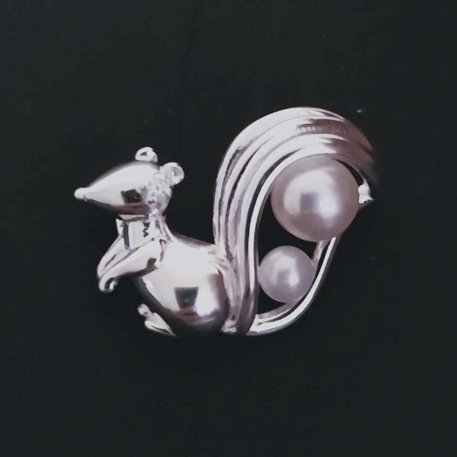 Cute 925 Sterling Silver and Genuine Pearl Squirrel Pendant