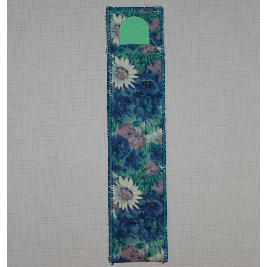 Emery board in case Liberty print blue and white