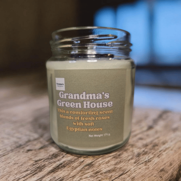 Grandma's Greenhouse flowertop candle