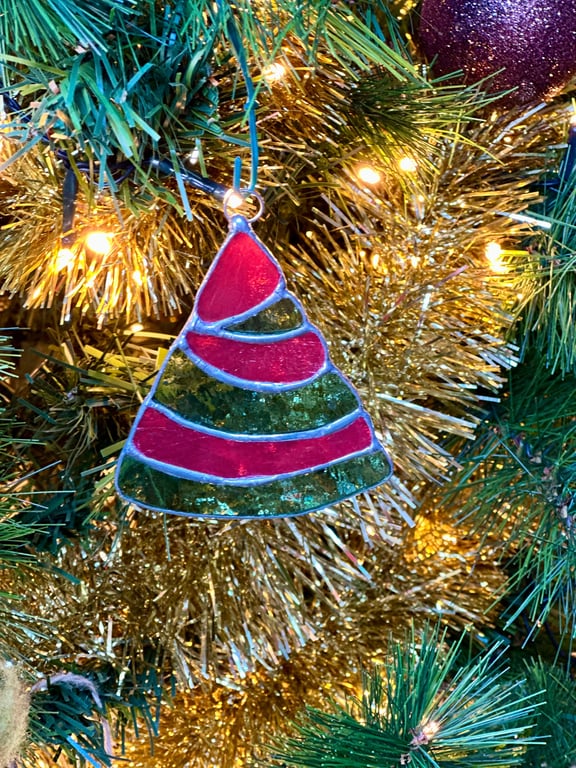 Stained glass small Christmas tree (green and red)