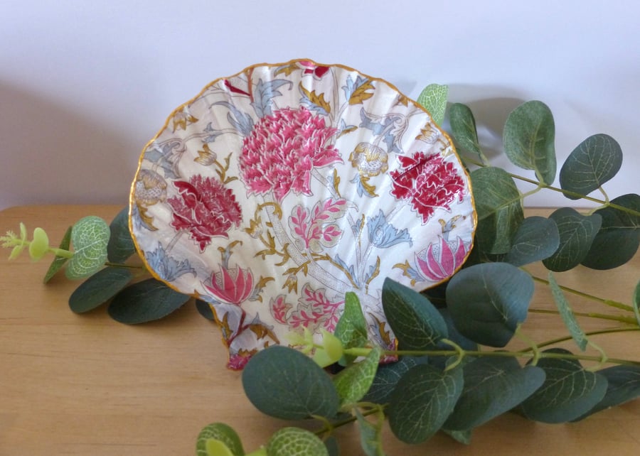 Scallop Shell Trinket Dish