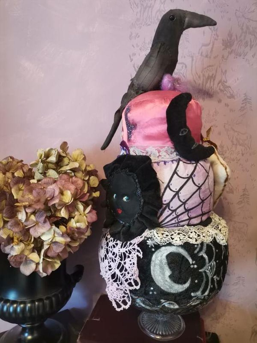 Sceance, seance inspired textile sculpture, vintage style, art sculpture