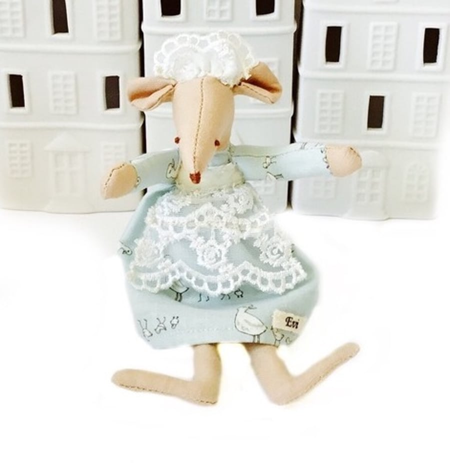 Reduced - Little Dutch Mouse- Evi