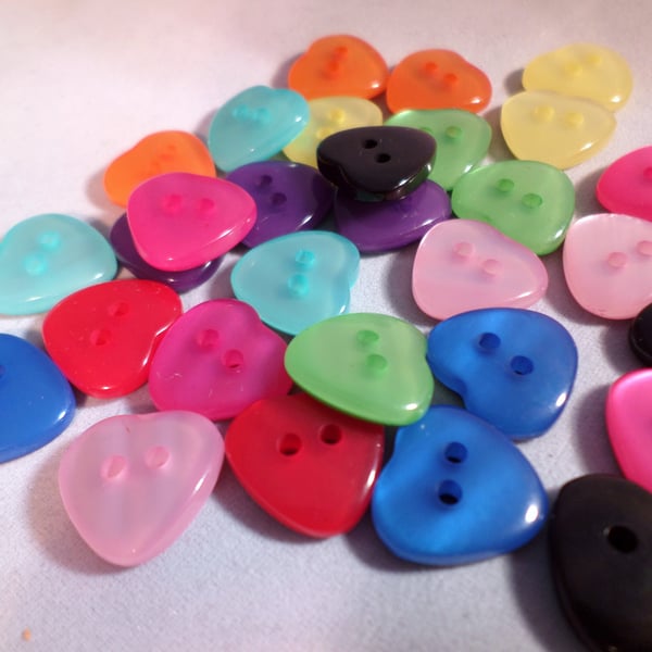 30 x 2-Hole Resin Buttons - Heart - 15mm - Mixed Colour 