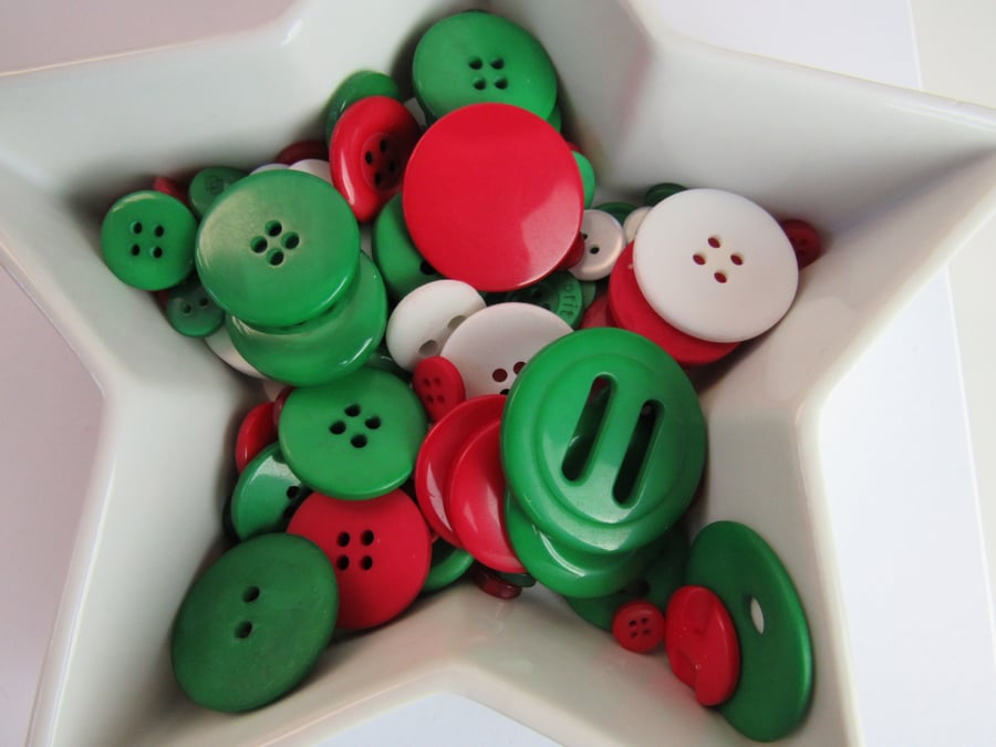 50g Mixed Red, White, Green Craft Buttons