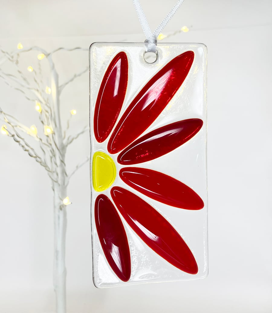 Fused Glass Red Daisy Flower Suncatcher   Size 12cm x 6cm