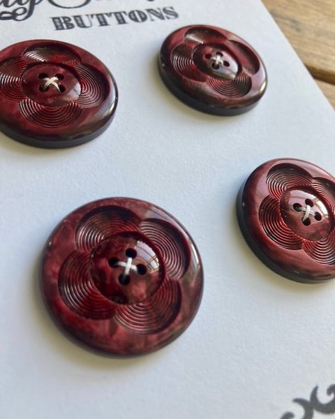 4 Vintage Marbled Burgundy Buttons - 28cm