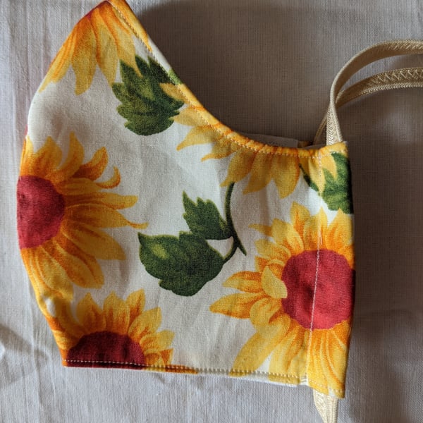 Cotton face covering with sunflower print