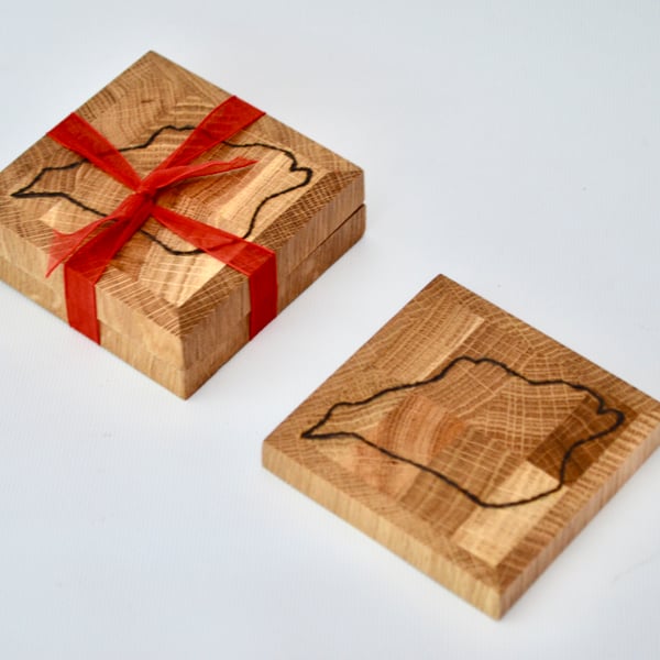 Oak drinks coasters with Isle of Wight design