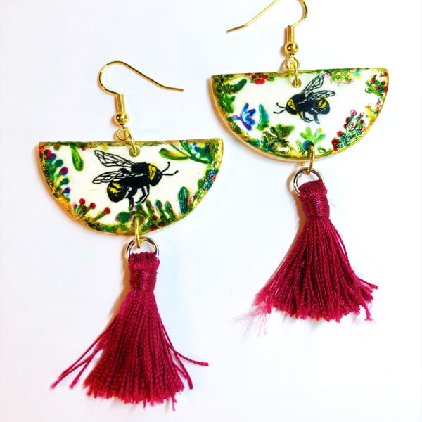 BEAUTIFUL & UNIQUE,LUXURY HONEY-BEE EARRINGS, Ming porcelain,( free post uk).