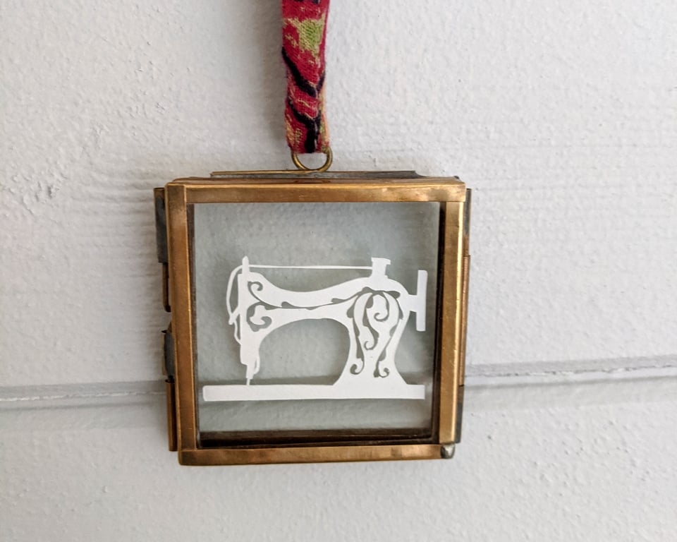 Sewing machine miniature - framed papercut