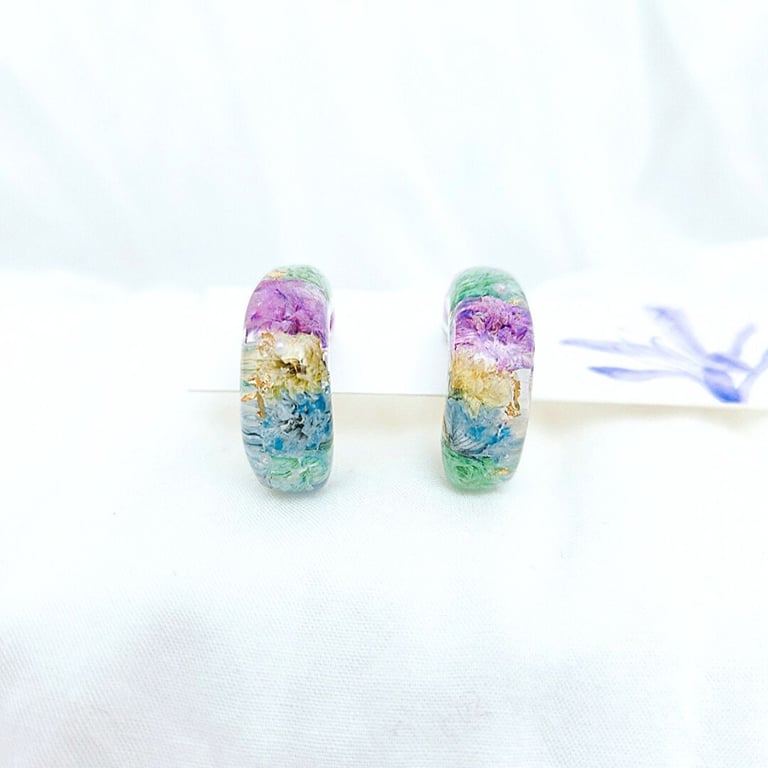 Dried flowers earrings Floral resin earrings Hoop earrings
