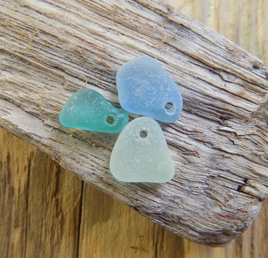 3 Natural sea glass beads,top drilled ,supplies (102)