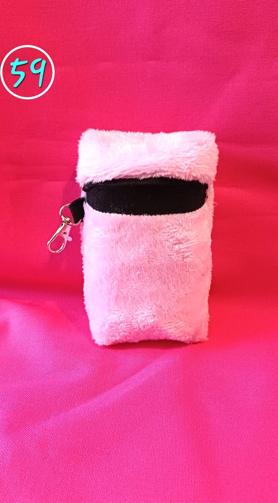 Tissue pack holder
