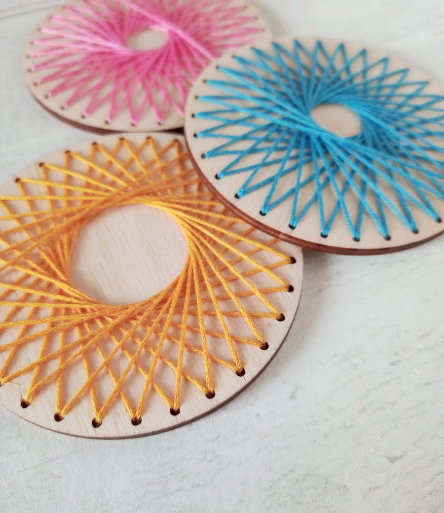 Spirograph Wooden Hanging Decoration, Spring Decor, Embroidered Dream Wheel