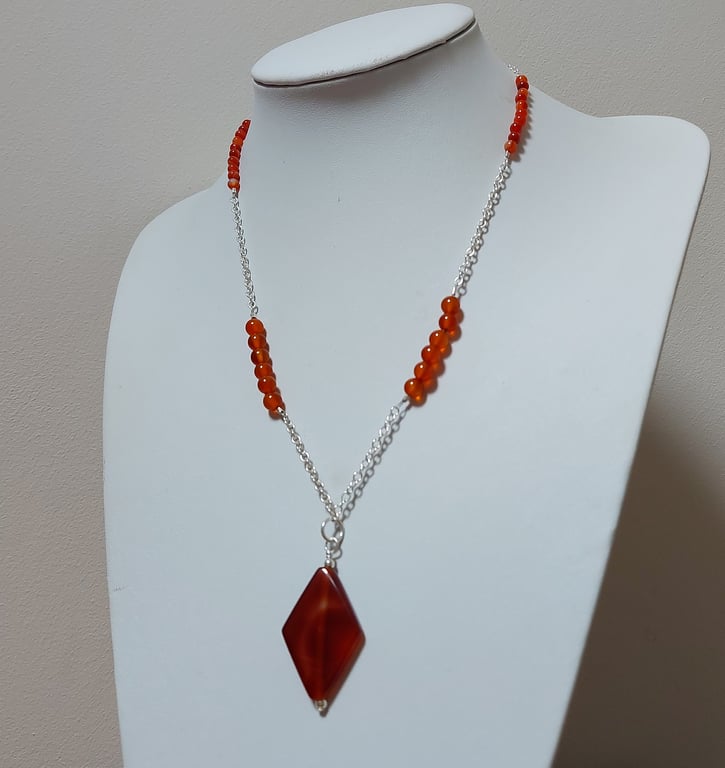 Sterling Silver Chain necklace with Carnelian Pendant.