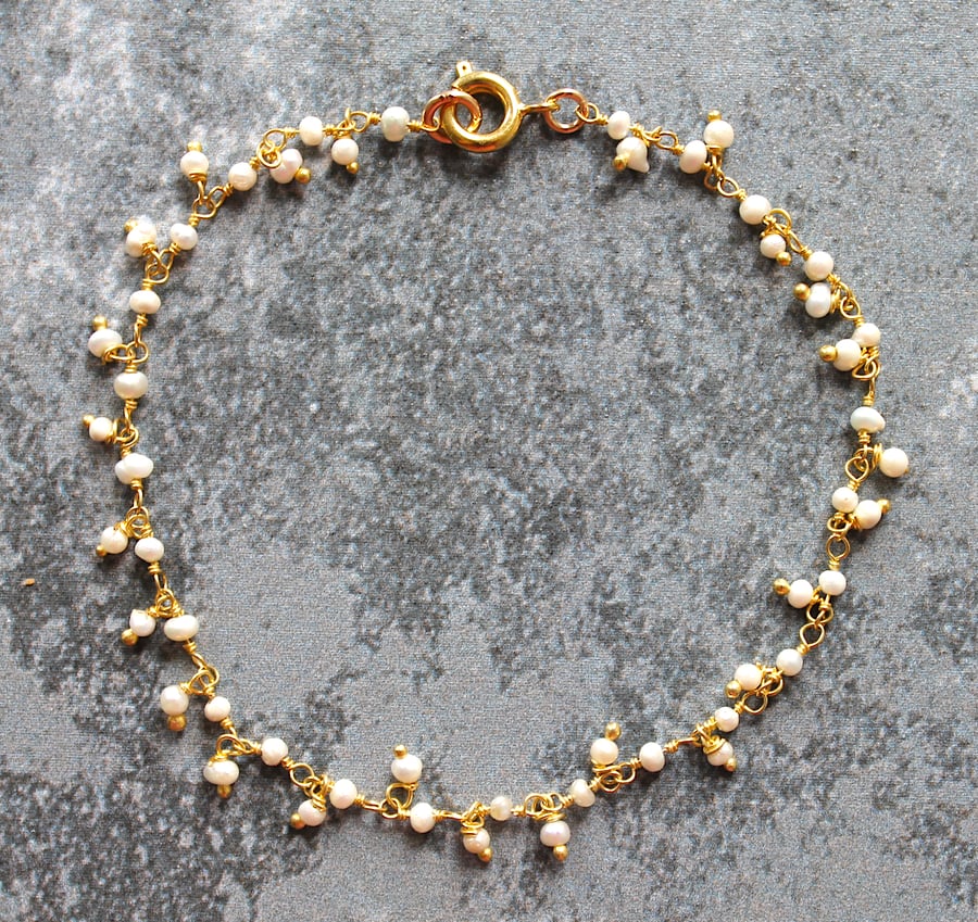 Gold & seed pearl bracelet