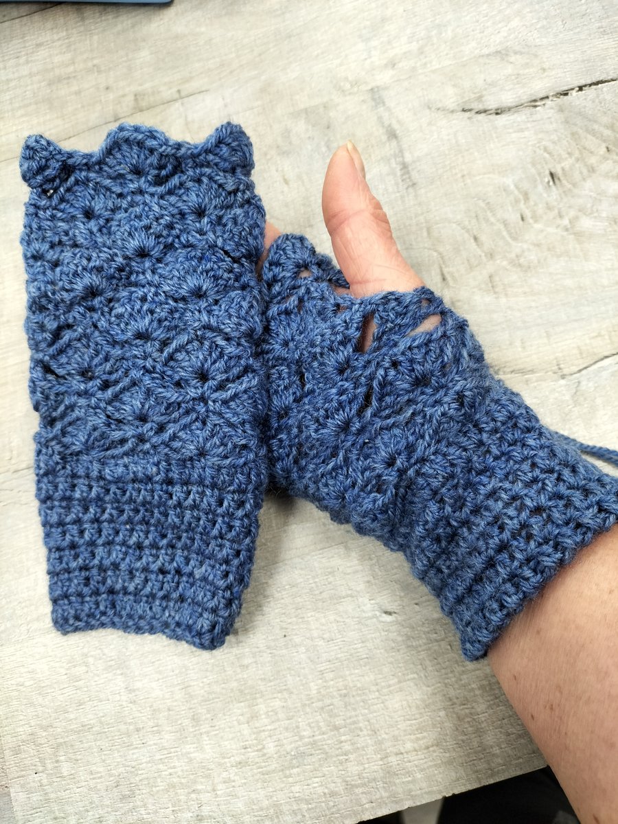Blue crochet fingerless gloves