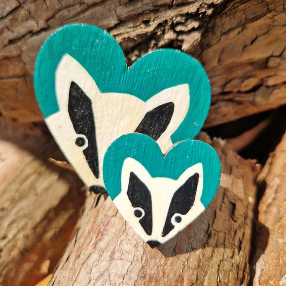 Badger Gift, Badger Pin, Badger Brooch, Badger Accessory, Mum Gift