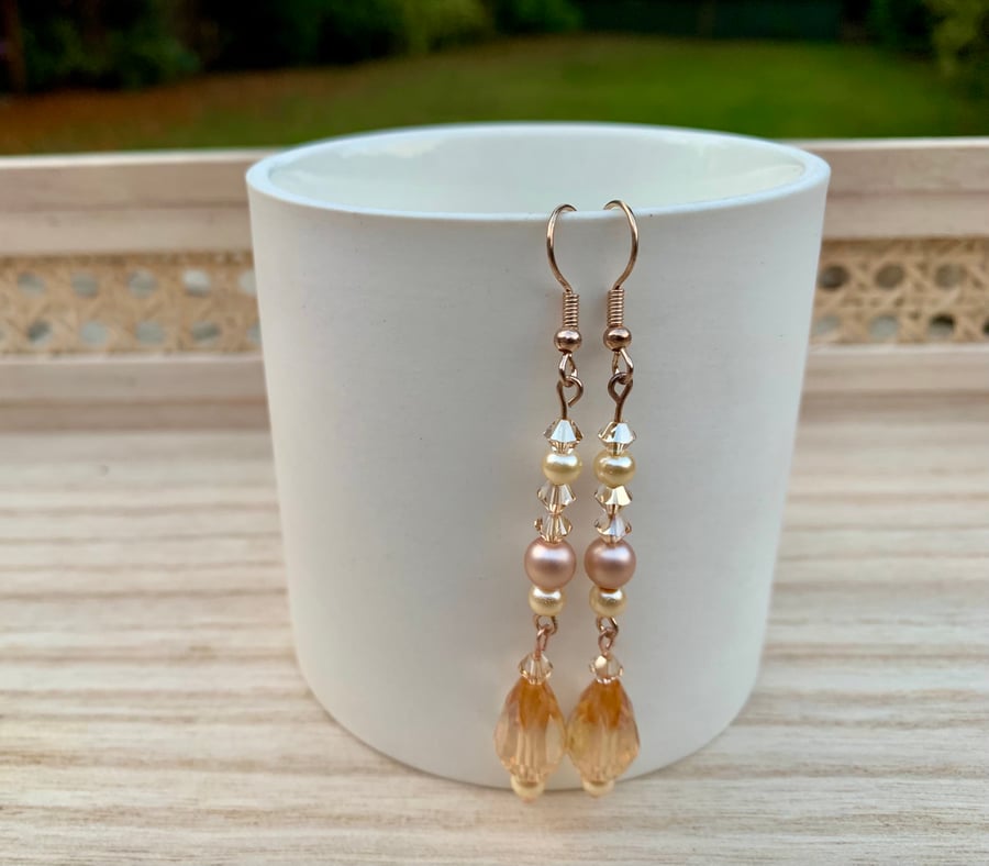 Pearl & Crystal Tear Drop Dangle Vintage Vibe Earrings in Gold & Champagne