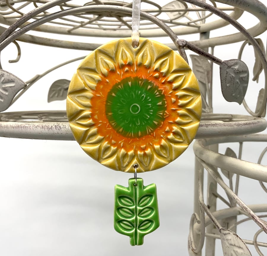 Retro style pottery sunflower decoration 