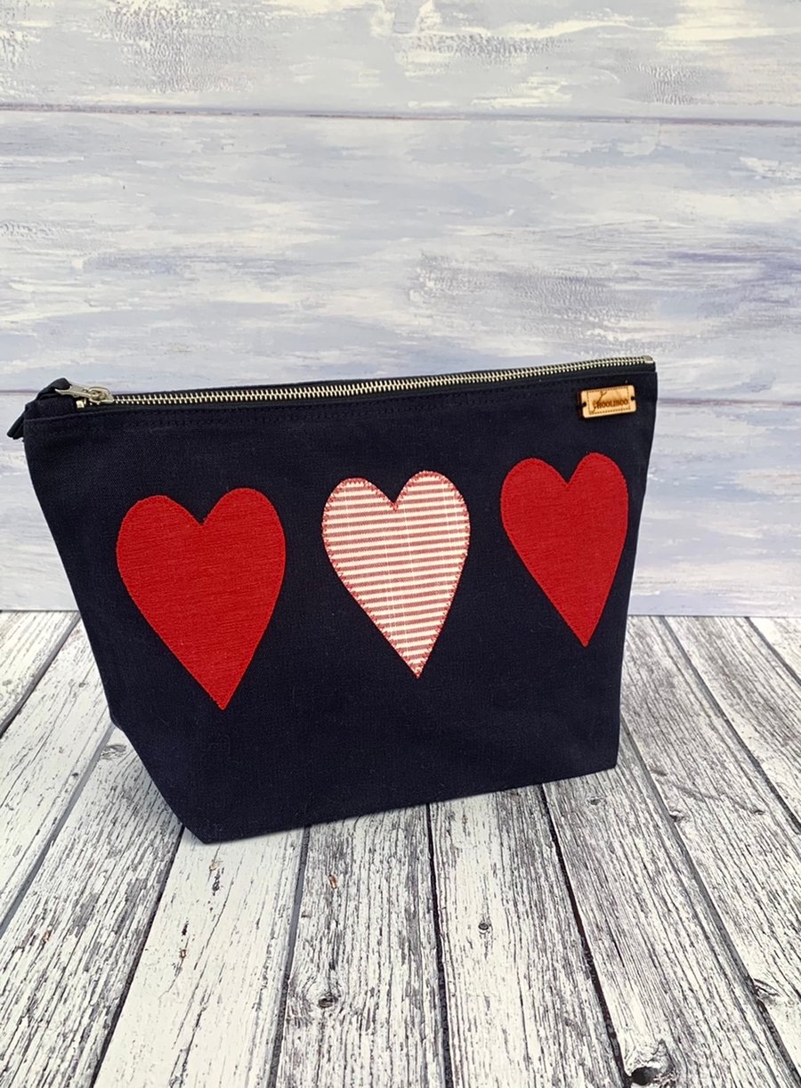 Trio of linen hearts zipped pouch