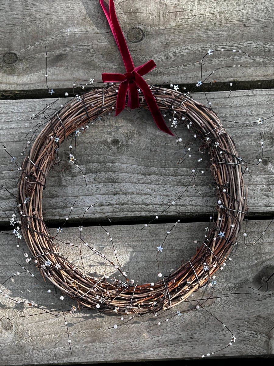 Twinkly Rustic Christmas wreath - Tis Almost the season 