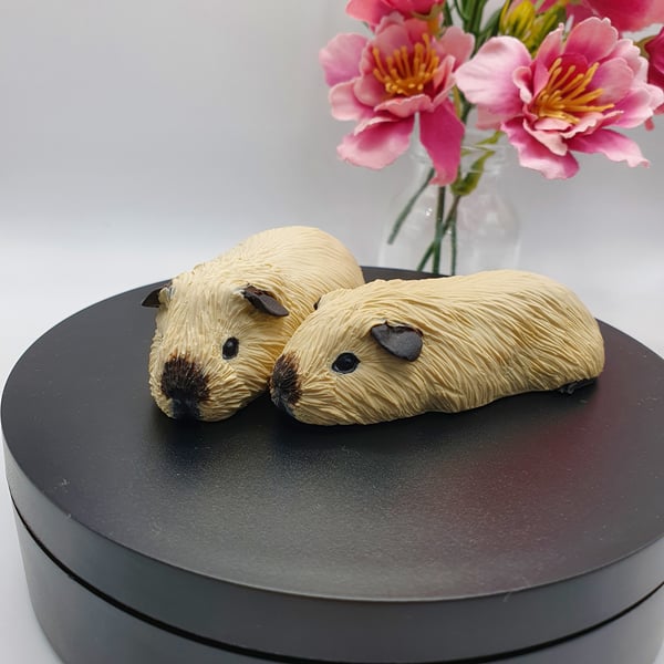 Beige Californian Guinea Pig Figurine