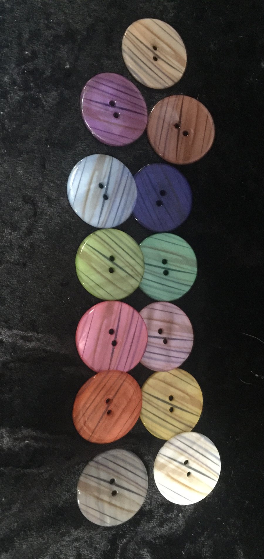 Shell Horizontal Stripes Buttons