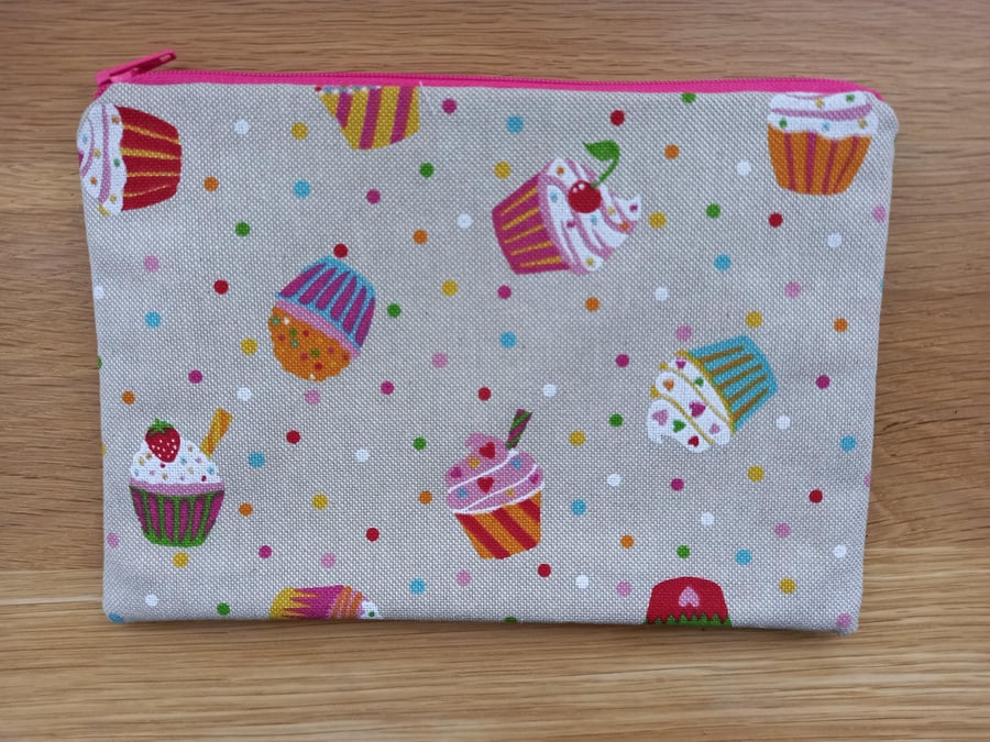 Cupcake Storage pouch - ideal gift  make up bag