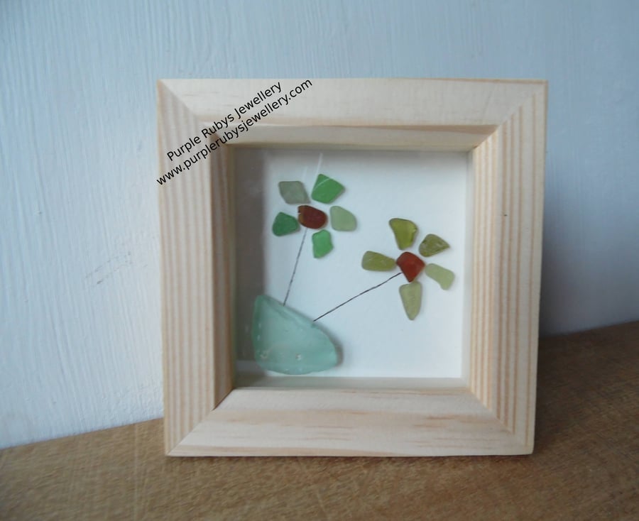  Shades of Green Cornish Sea Glass Flowers in Vase Picture P121
