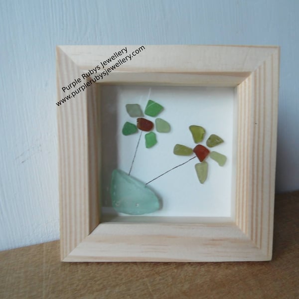  Shades of Green Cornish Sea Glass Flowers in Vase Picture P121